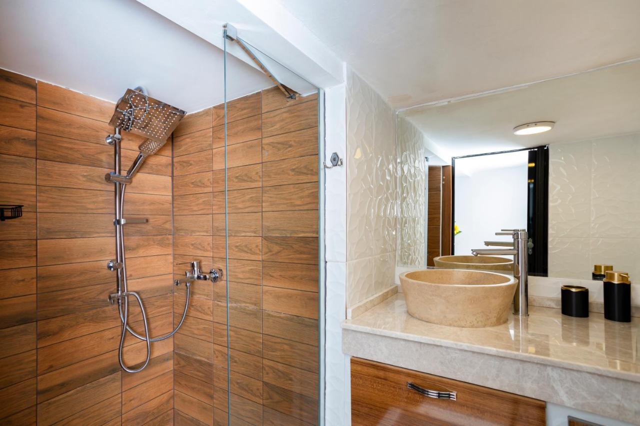 8 Rooms House Balcova Bagian luar foto