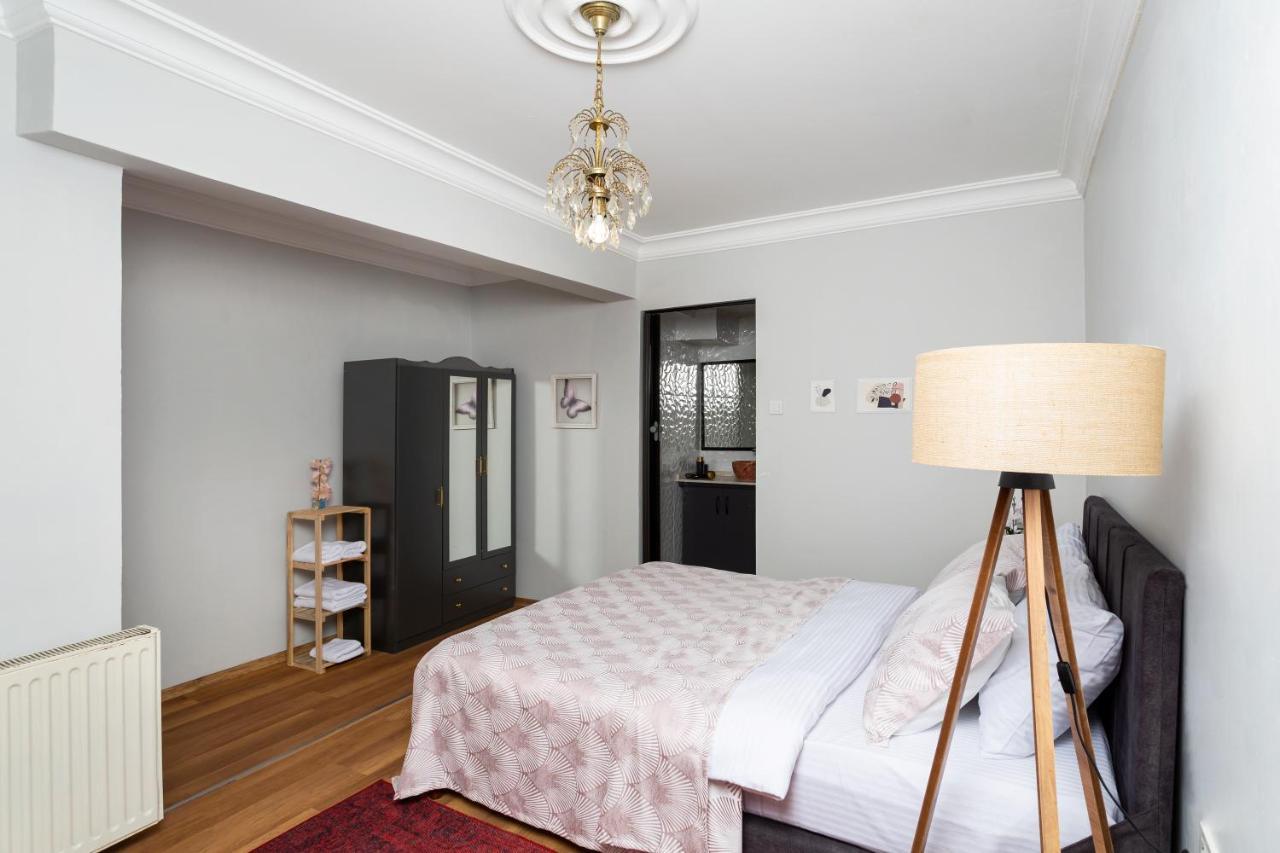 8 Rooms House Balcova Bagian luar foto