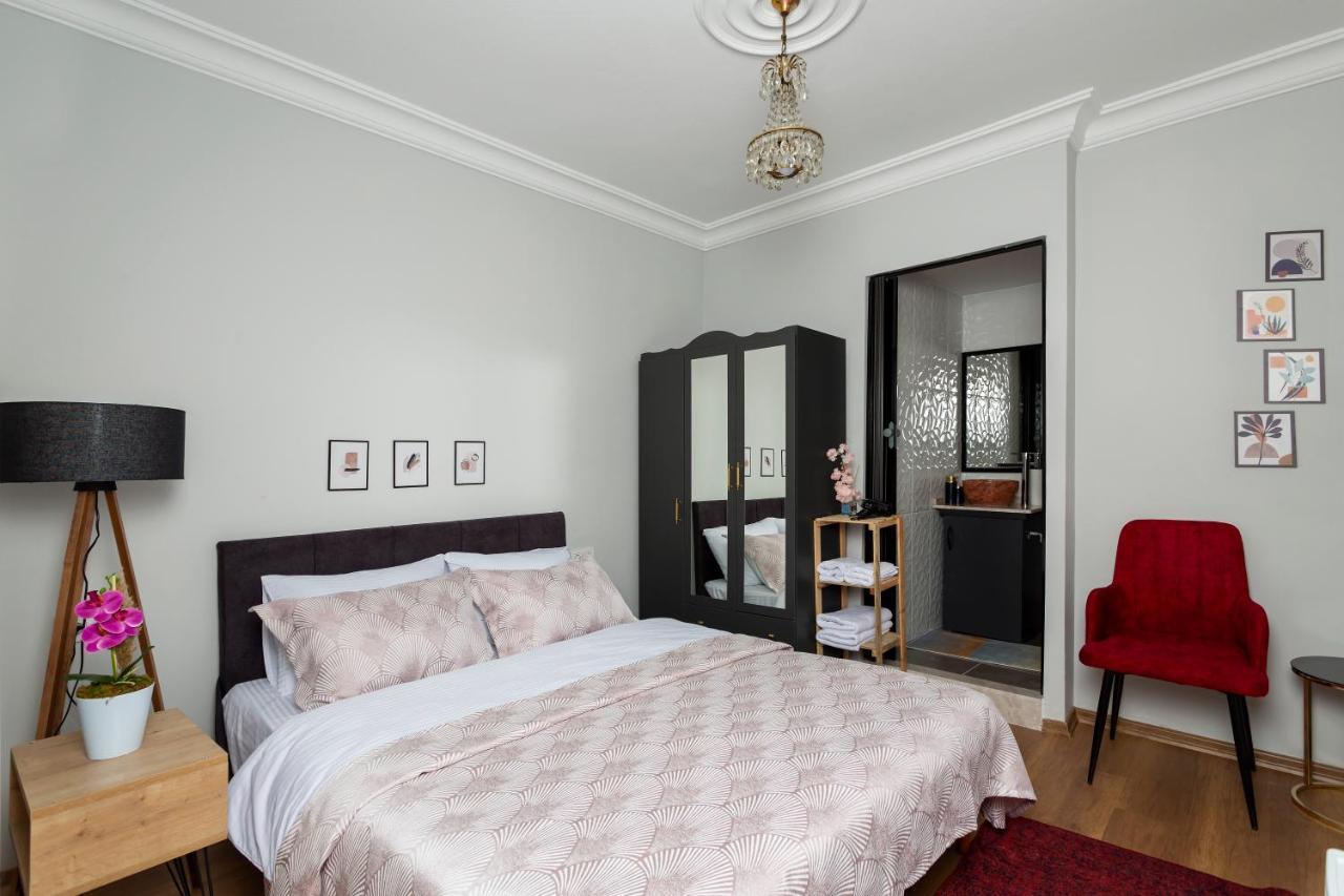 8 Rooms House Balcova Bagian luar foto