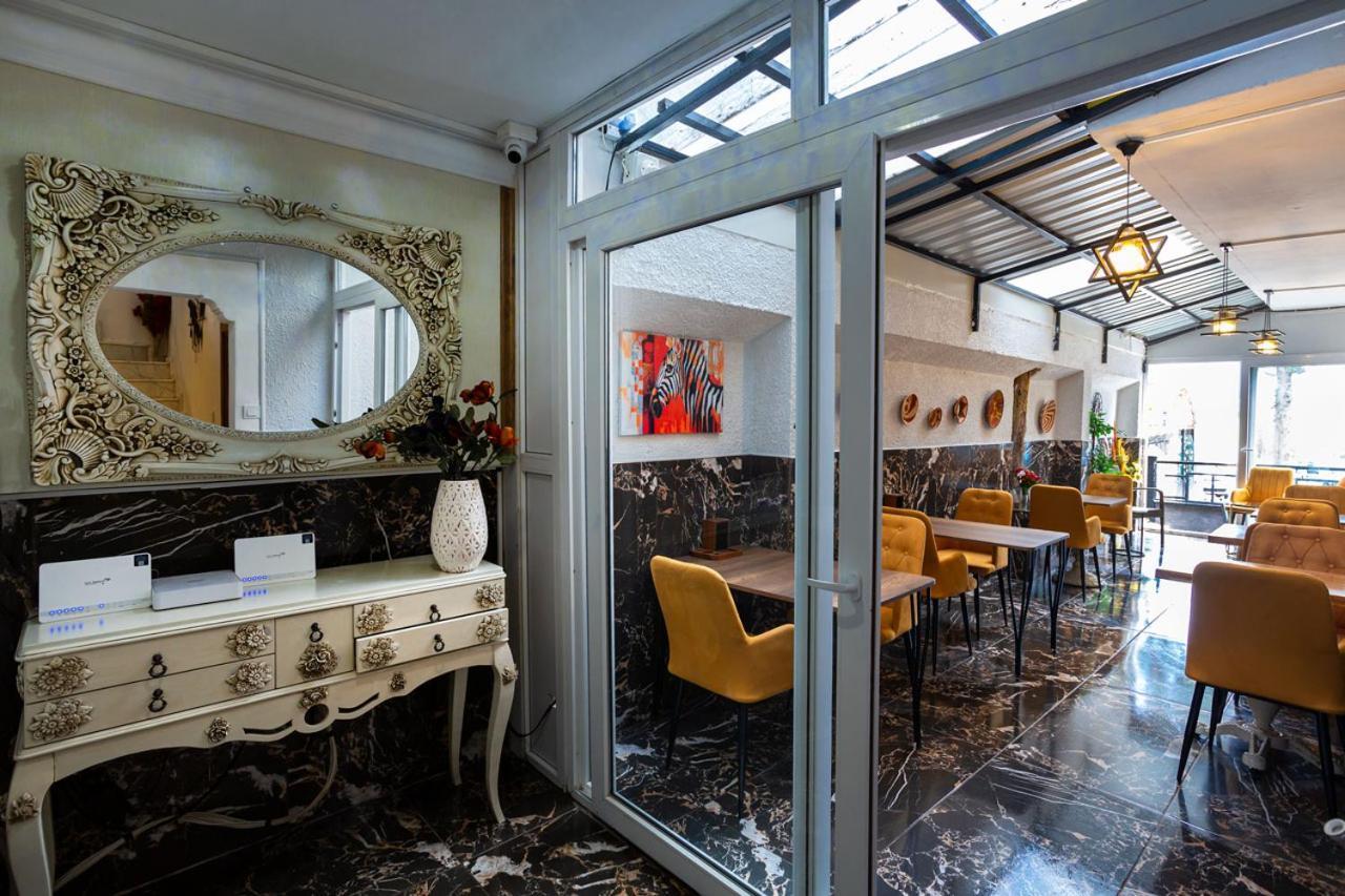 8 Rooms House Balcova Bagian luar foto