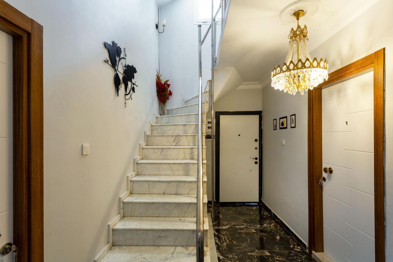 8 Rooms House Balcova Bagian luar foto