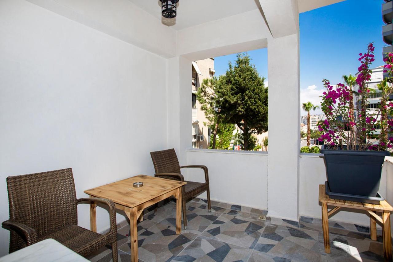 8 Rooms House Balcova Bagian luar foto